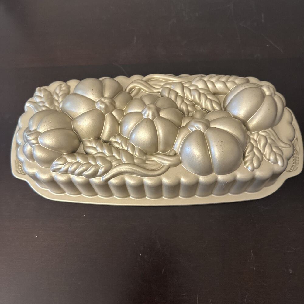 Nordic Ware Pumpkin Loaf Pan 3D Loaf Cake Pan 6 Cups Thanksgiving Christmas